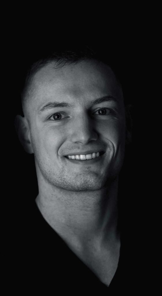 Simon Niklaus headshot